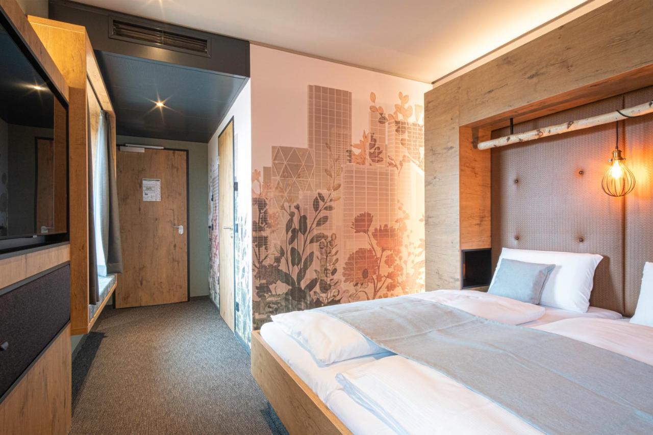 Riku Hotel รอยท์ลิงเงน ภายนอก รูปภาพ
