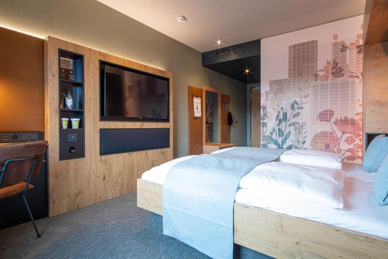 Riku Hotel รอยท์ลิงเงน ภายนอก รูปภาพ
